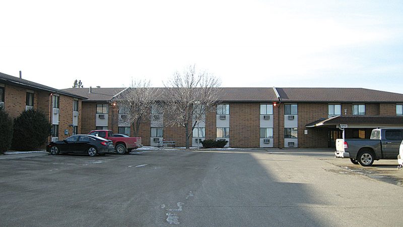 Minot woman charged with deliberately setting room at Economy Hotel on fire